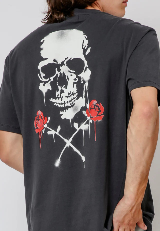 Camiseta RELIGION skull stencil